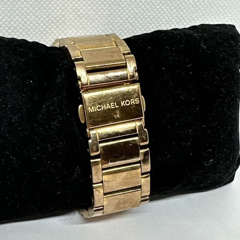 Michael Kors Parker MK5865 Women Rose Gold Analog Dial Quartz Wrist Watch NUL40